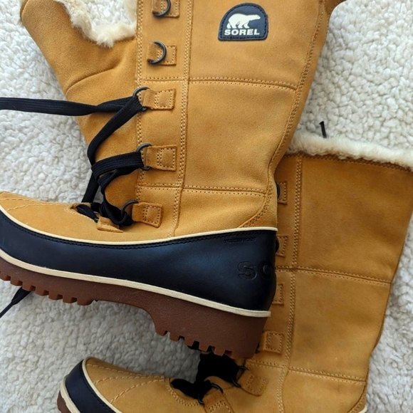 sorel white and tan boots